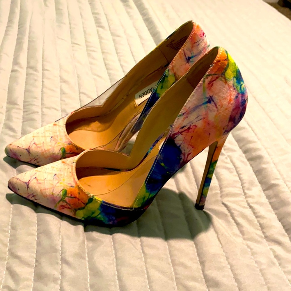 Adorable Steve Madden Pumps